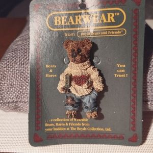Boyds Bears Brooch Pin Wilson in Love